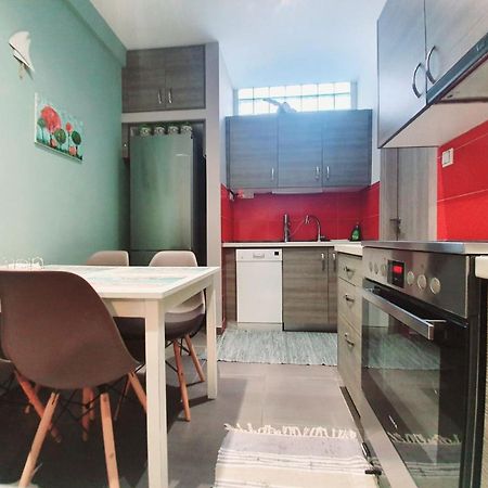 Ilias' cosy&relaxing apartment Atenas Exterior foto