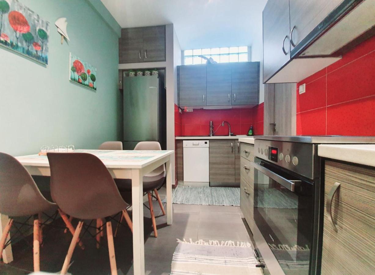 Ilias' cosy&relaxing apartment Atenas Exterior foto