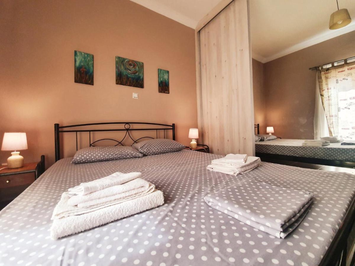 Ilias' cosy&relaxing apartment Atenas Exterior foto